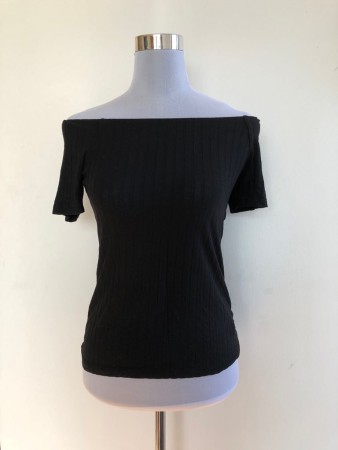 /products/cerny-top/